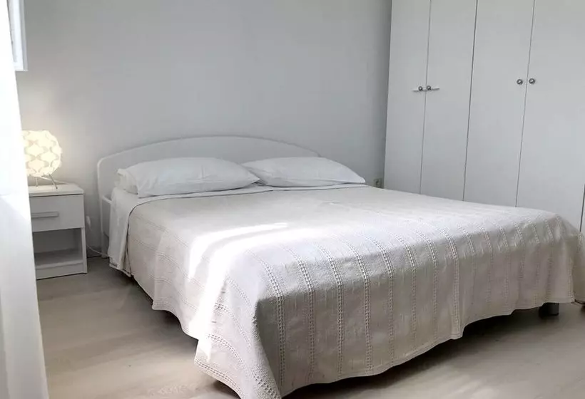 Apartment With 3 Bedrooms In Novigrad, With Enclosed Garden And Wifi  400 M From The Beach