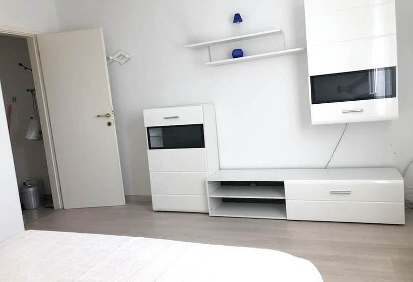 Apartment With 3 Bedrooms In Novigrad, With Enclosed Garden And Wifi  400 M From The Beach