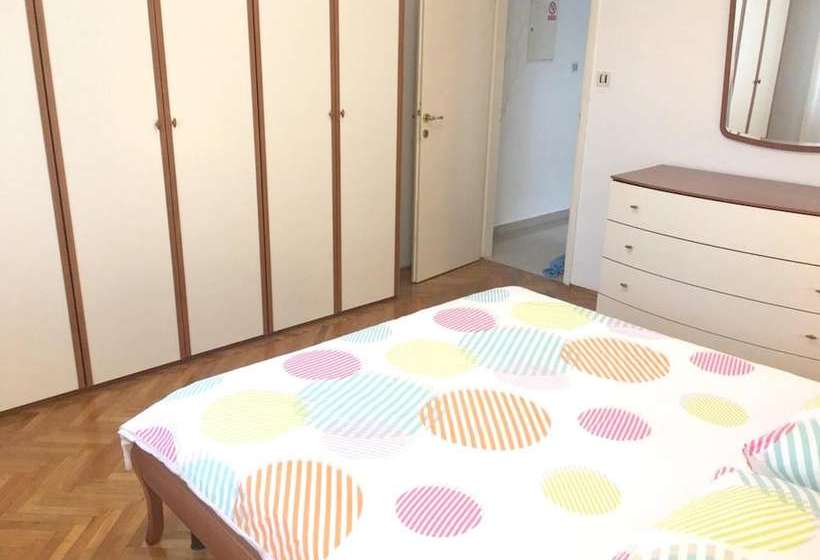 Apartment With 3 Bedrooms In Novigrad, With Enclosed Garden And Wifi  400 M From The Beach