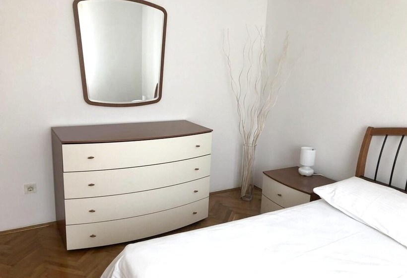 Apartment With 3 Bedrooms In Novigrad, With Enclosed Garden And Wifi  400 M From The Beach