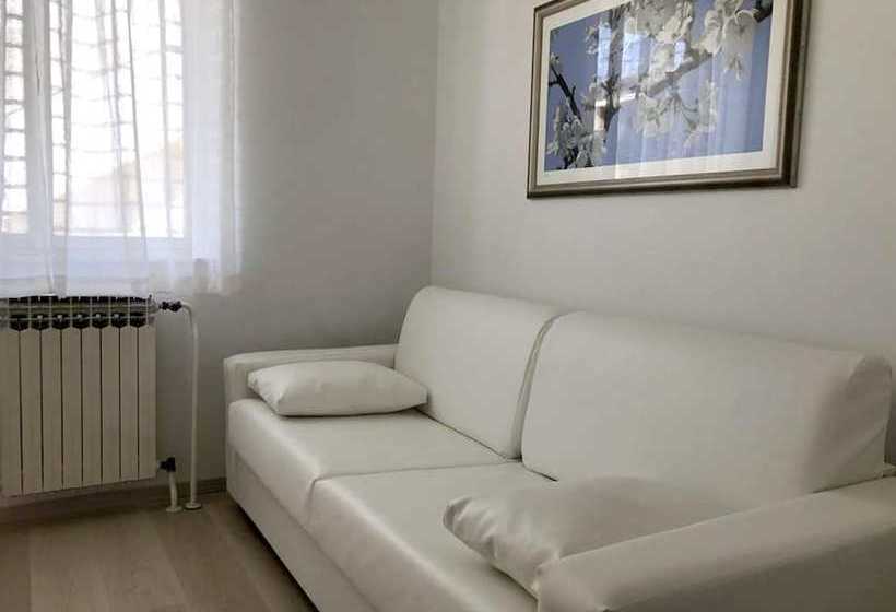 Apartment With 3 Bedrooms In Novigrad, With Enclosed Garden And Wifi  400 M From The Beach