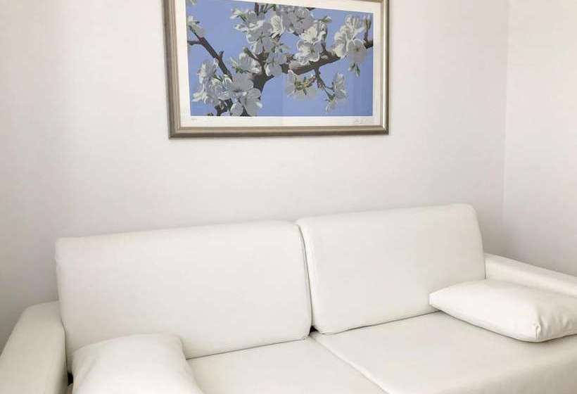 Apartment With 3 Bedrooms In Novigrad, With Enclosed Garden And Wifi  400 M From The Beach