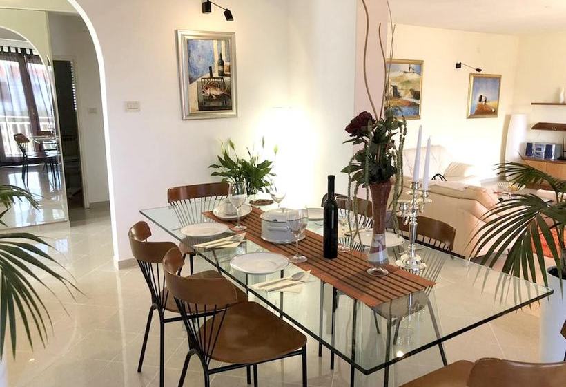 Apartment With 3 Bedrooms In Novigrad, With Enclosed Garden And Wifi  400 M From The Beach