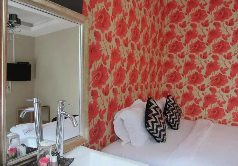 ホテル At Casa Guesthouse Amphawa