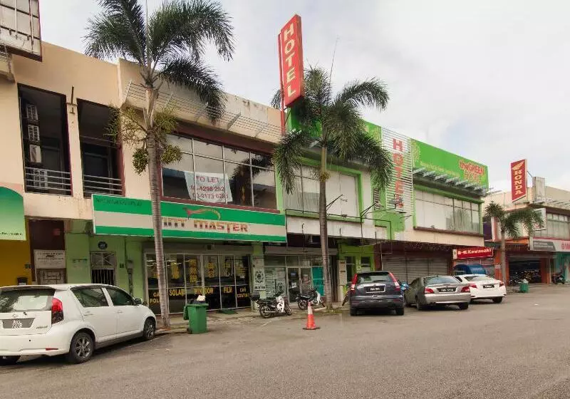 The Green Hotel By Oyo Rooms