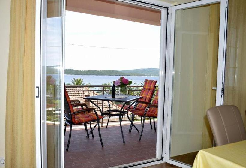 Apartments Zdravko   Comfortable & Close To The Sea