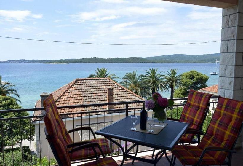 Apartments Zdravko   Comfortable & Close To The Sea