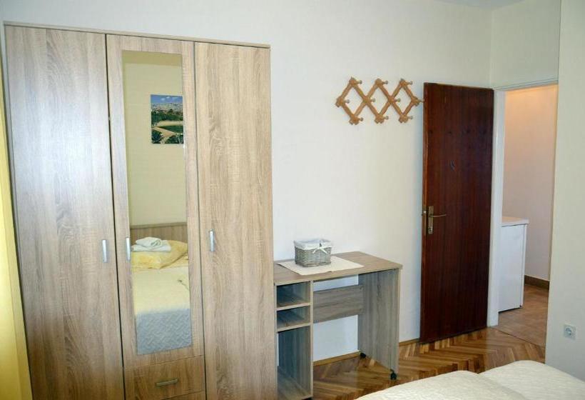 Apartments Zdravko   Comfortable & Close To The Sea
