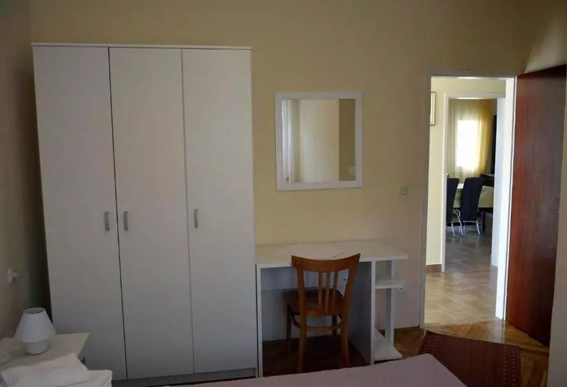 Apartments Zdravko   Comfortable & Close To The Sea