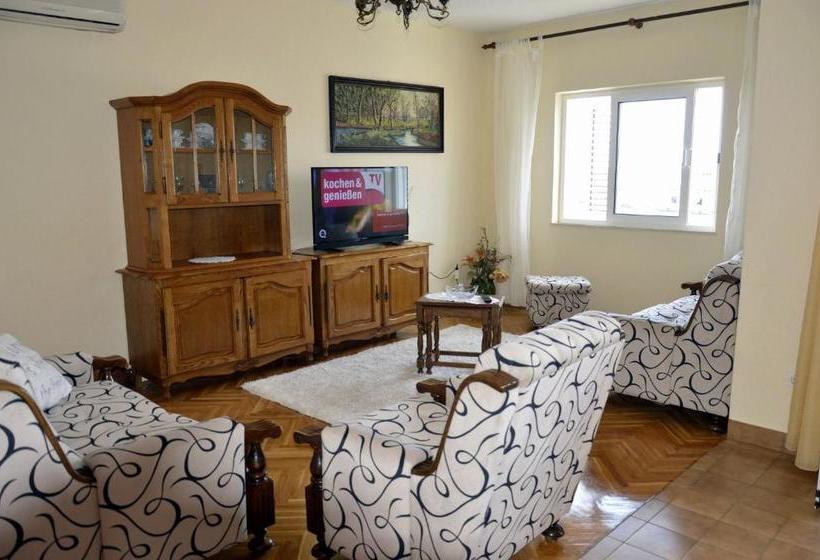 Apartments Zdravko   Comfortable & Close To The Sea