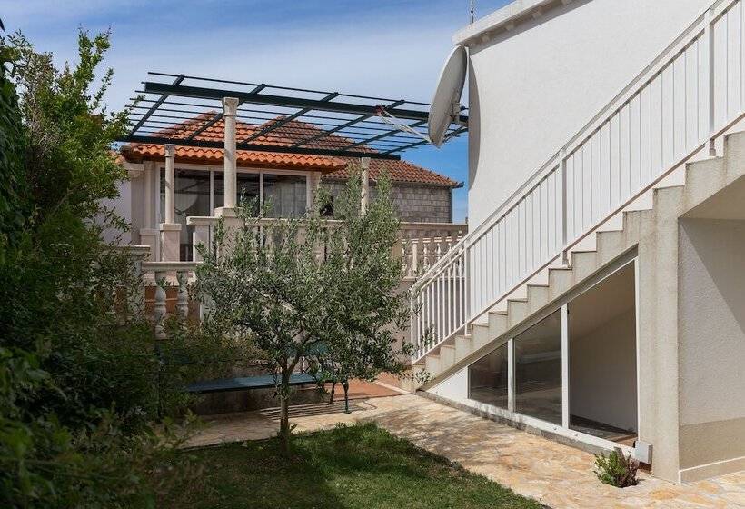 Apartments Orange Tree