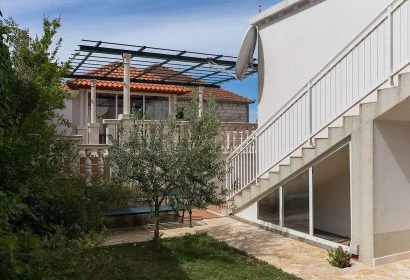 Apartments Orange Tree