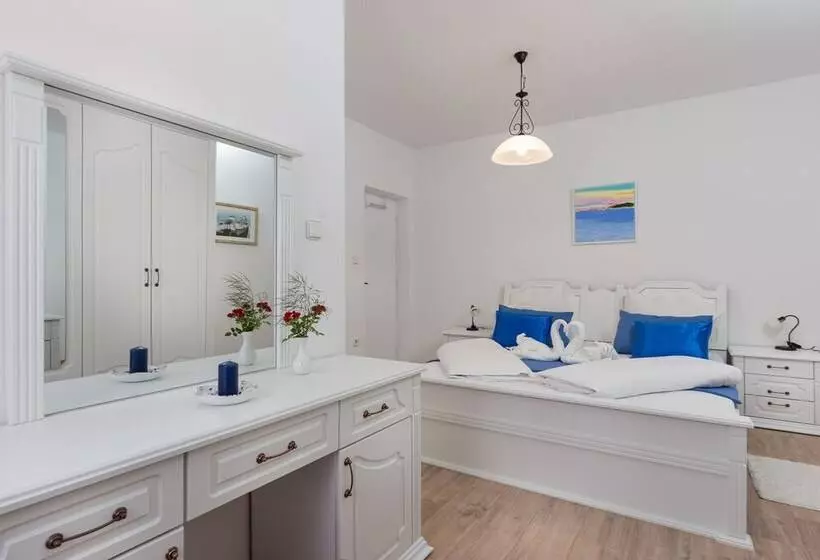 Apartments Orange Tree