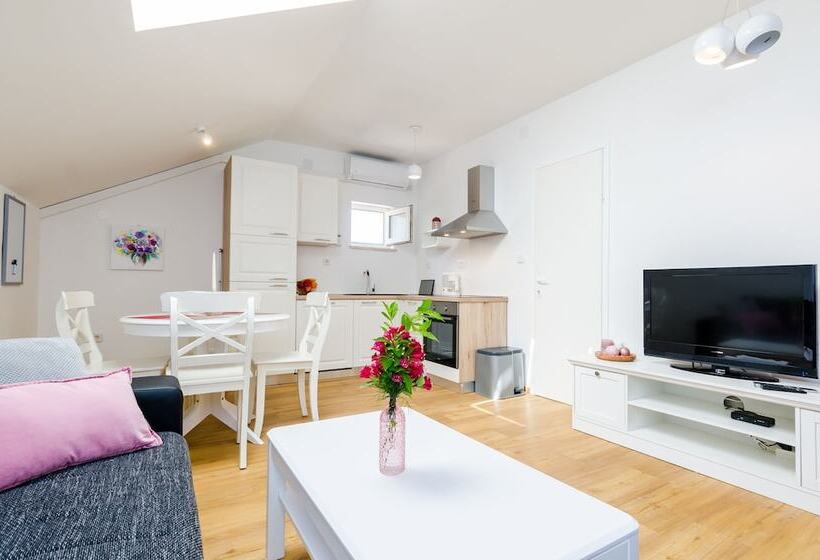 Apartments Orange Tree