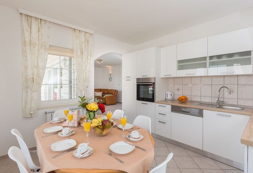 Apartments Orange Tree