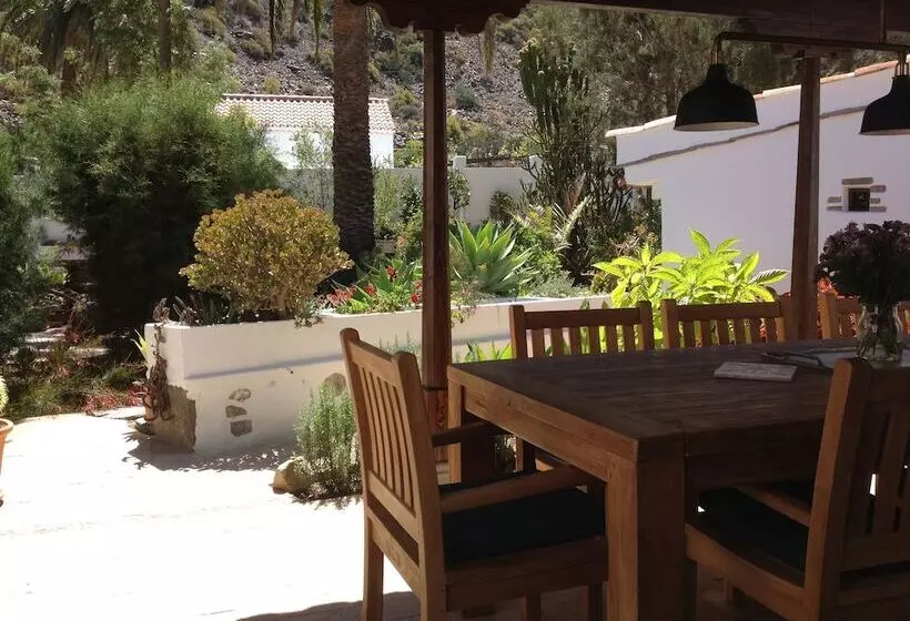 Casa Rural Palomar   Men Only