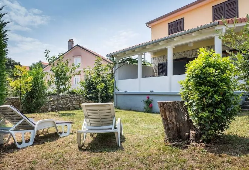 Villa Mirta