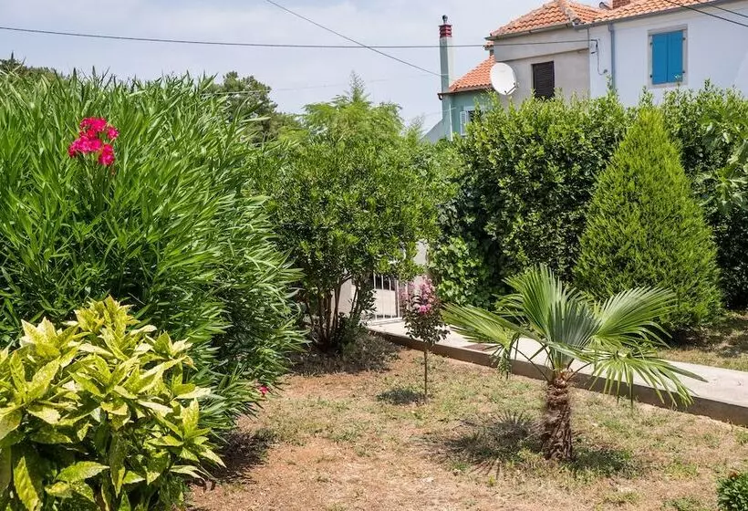 Villa Mirta