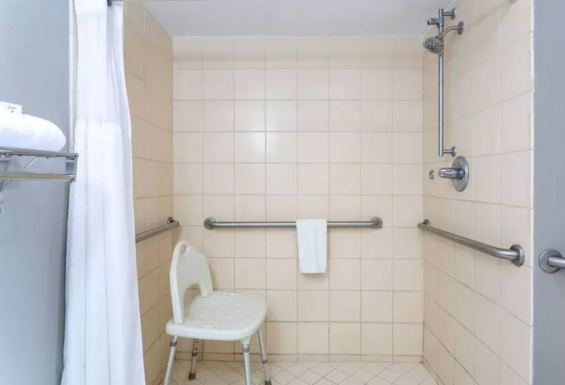 호텔 Baymont By Wyndham Marianna