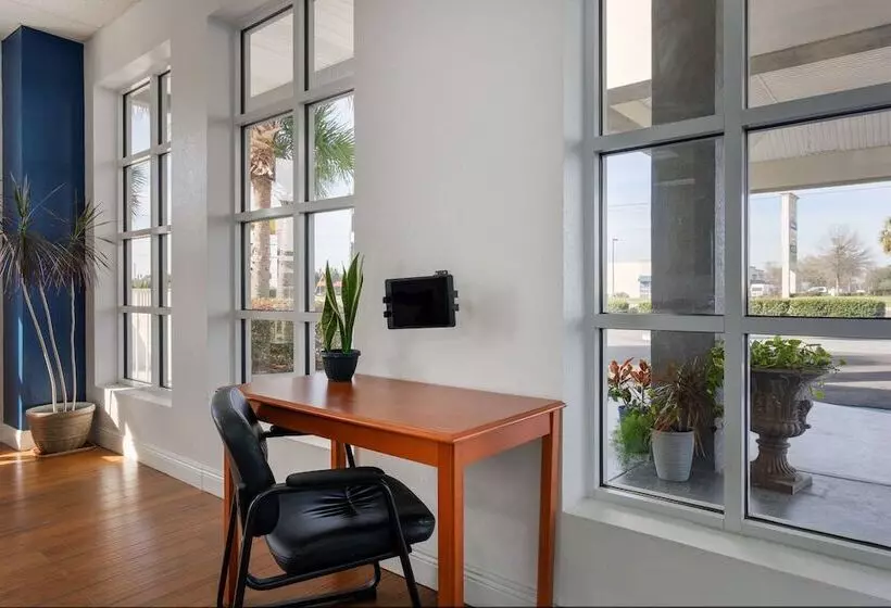 호텔 Baymont By Wyndham Marianna