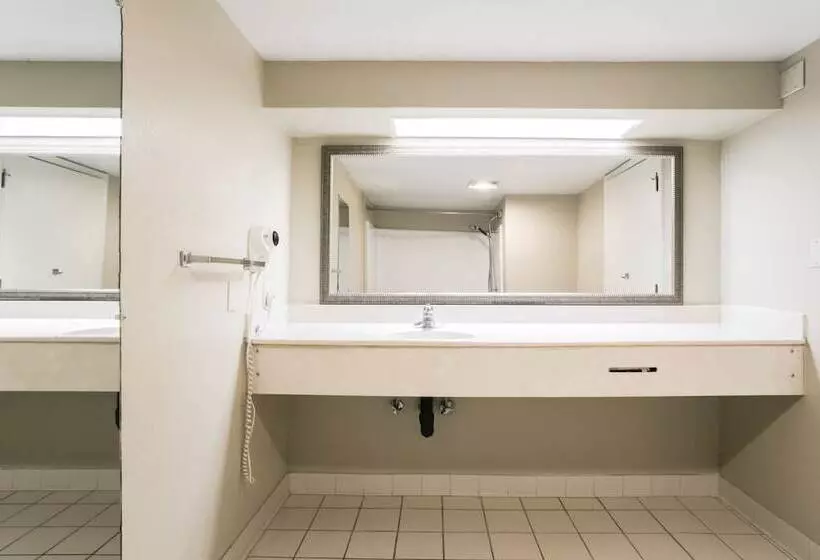 호텔 Baymont By Wyndham Marianna