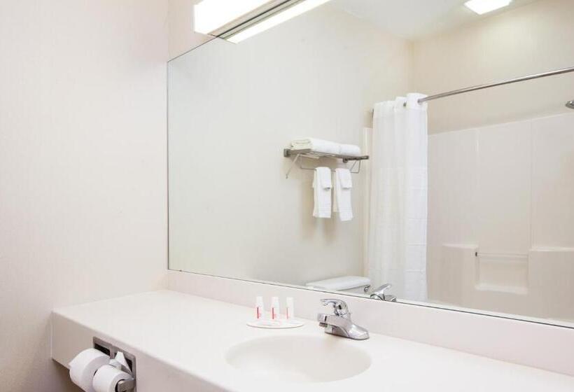 בית מלון כפרי Days Inn By Wyndham Brewerton/ Syracuse Near Oneida Lake