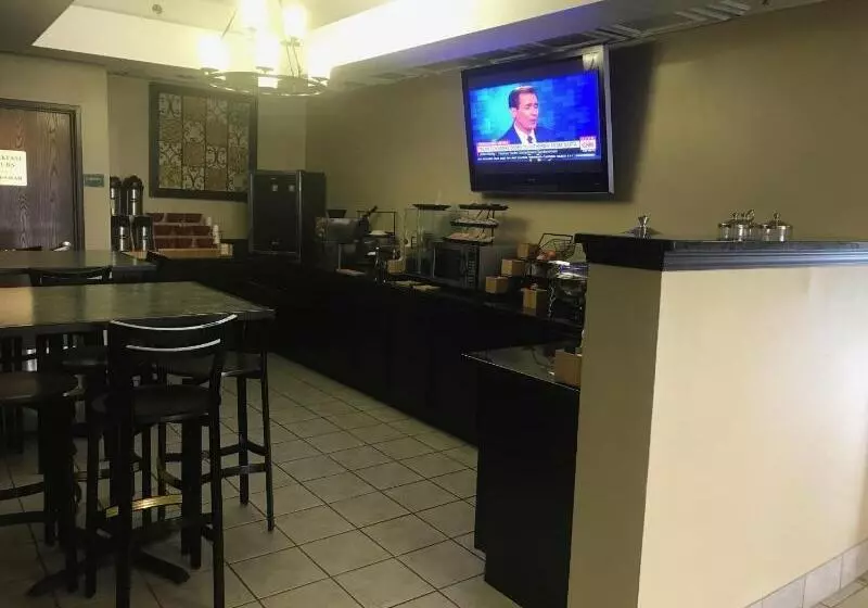 Отель Econo Lodge