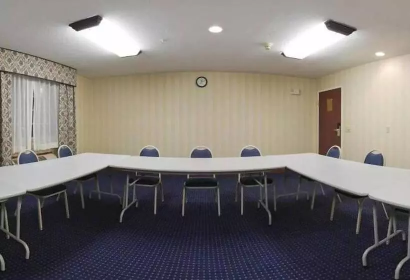 Holiday Inn Express Hotel & Suites Wabash, An Ihg