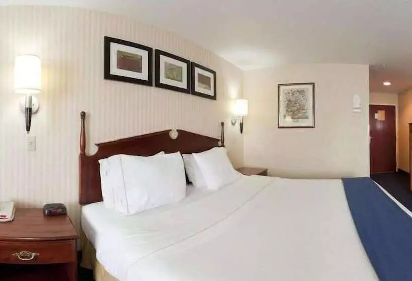 Holiday Inn Express Hotel & Suites Wabash, An Ihg