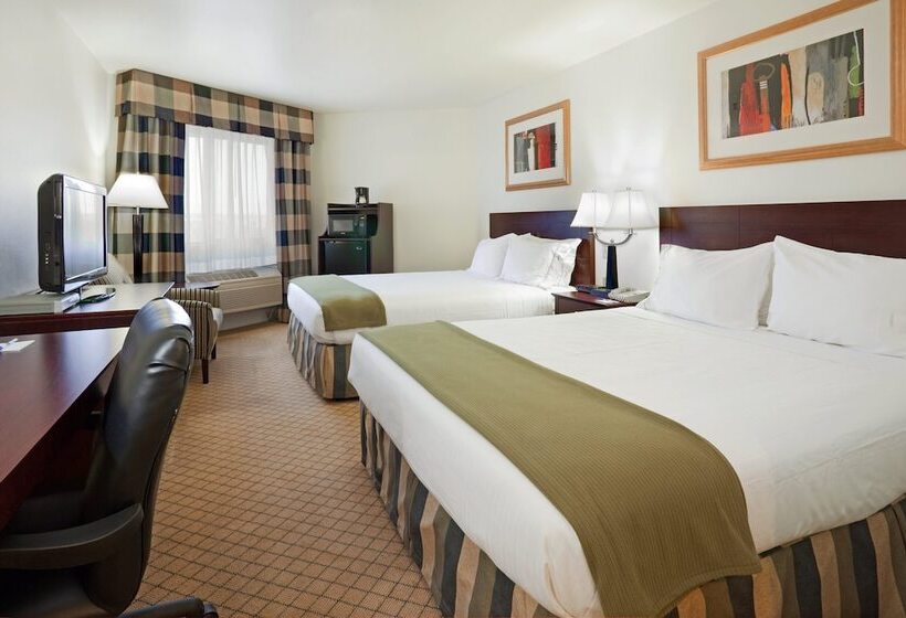 هتل Holiday Inn Express & Suites Colorado Springs Airport, An Ihg