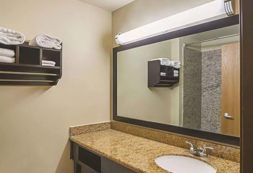 هتل La Quinta Inn By Wyndham Olympia  Lacey