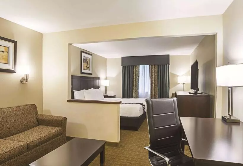 هتل La Quinta Inn By Wyndham Olympia  Lacey