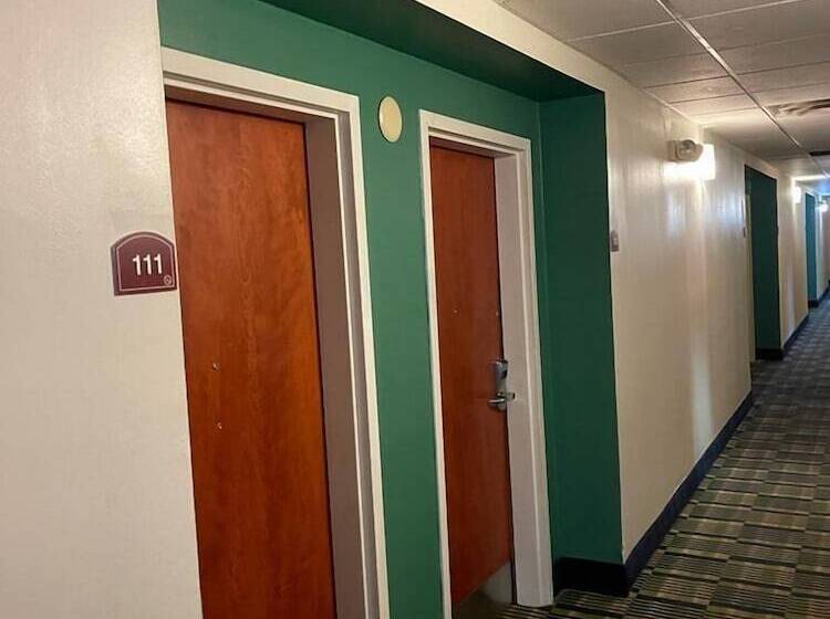 בית מלון כפרי Quality Inn