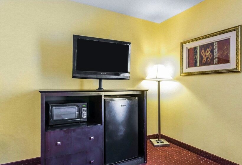 בית מלון כפרי Quality Inn