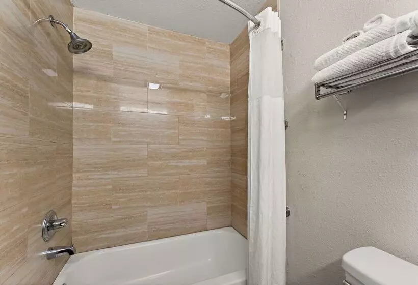 בית מלון כפרי Quality Inn Sandersville