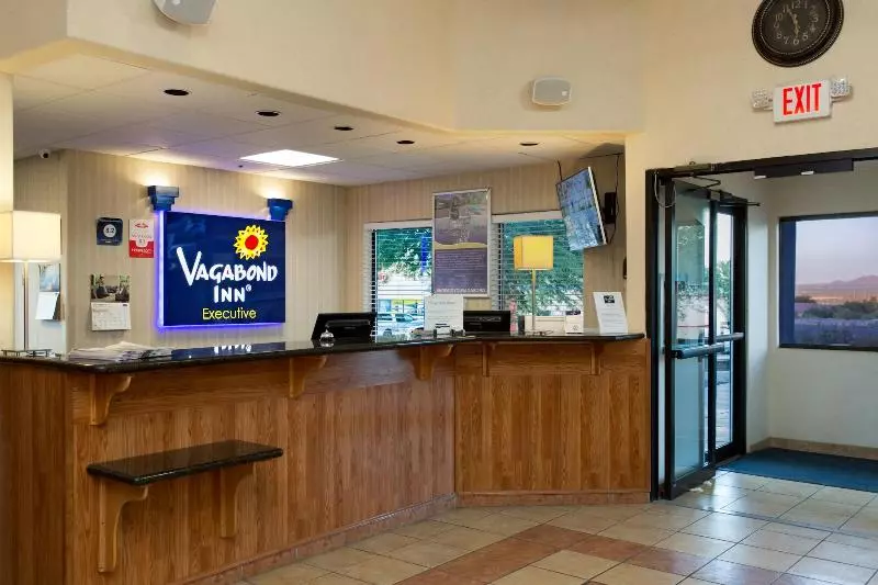 호텔 Vagabond Inn Executive