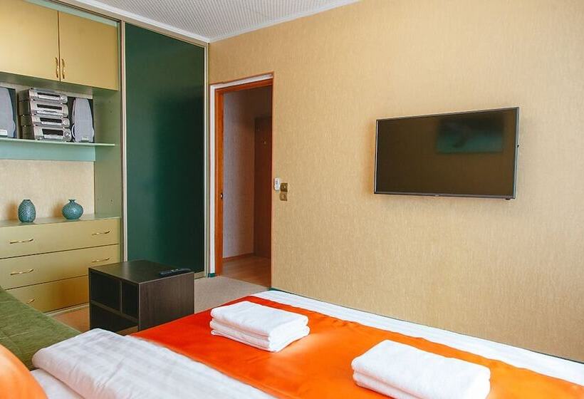 Apartments 5 Zvezd V Centre Goroda Na Leningradskom 12a