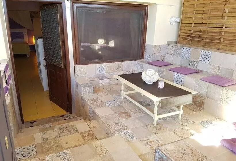 The Golden Brown Luxury Guesthouse