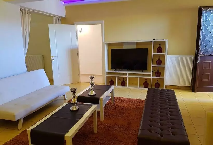 The Golden Brown Luxury Guesthouse