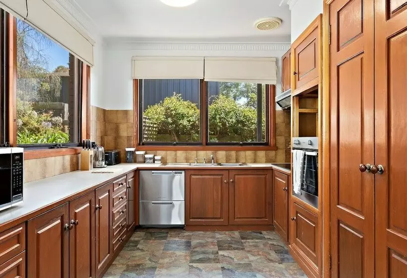 1 Gordon   Kenros Beach House