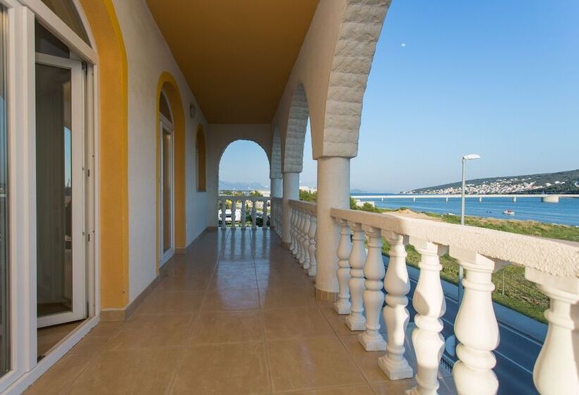 Apartments Tea & Nika