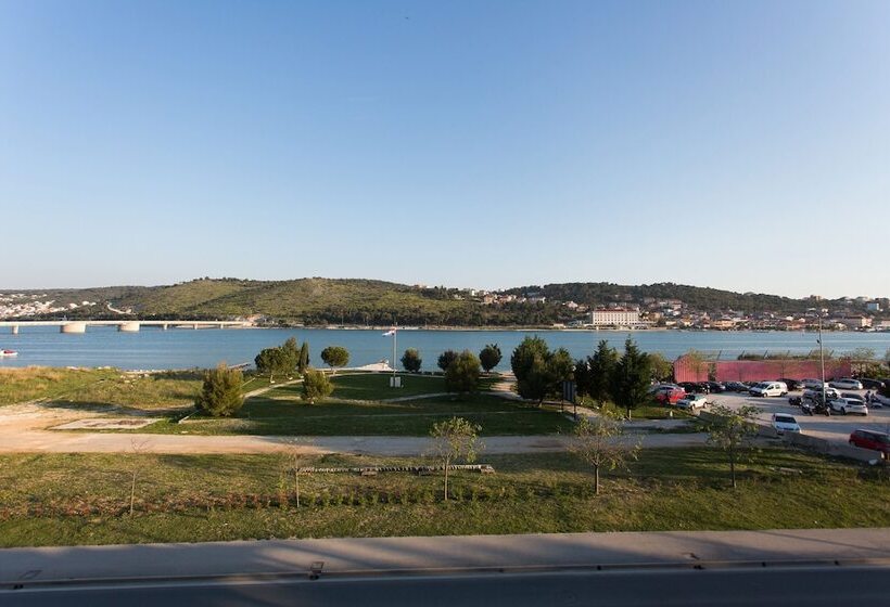 Apartments Tea & Nika