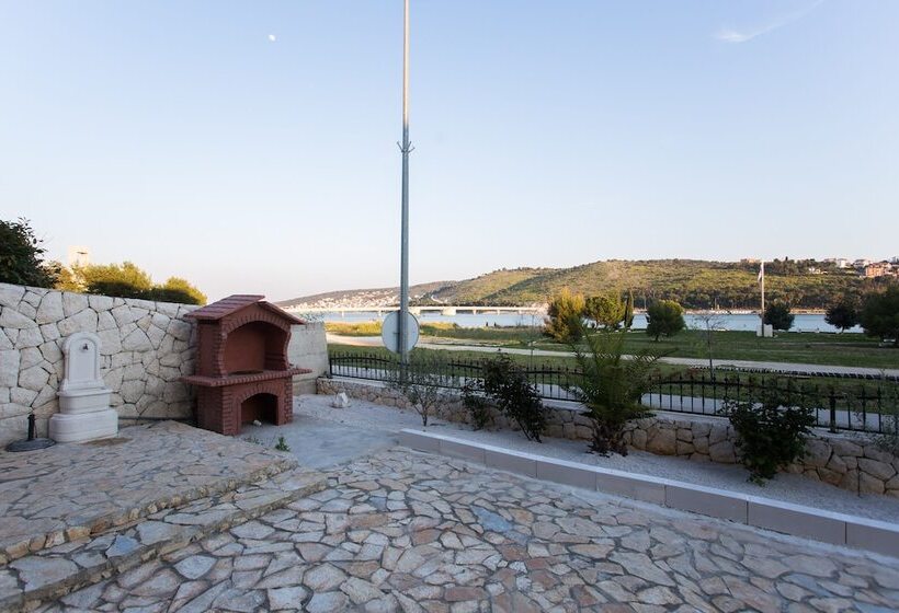 Apartments Tea & Nika