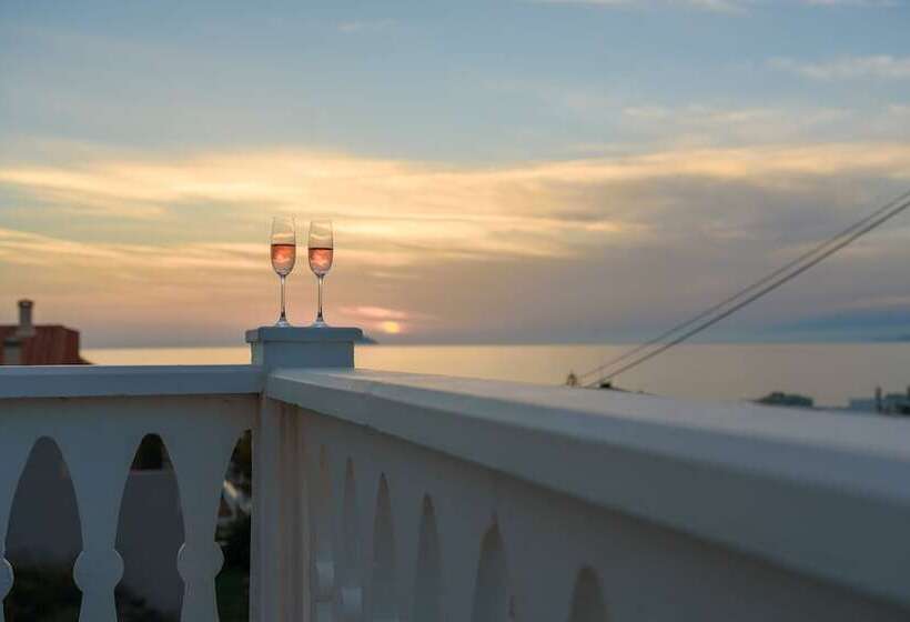 Rodanthi Hospitality