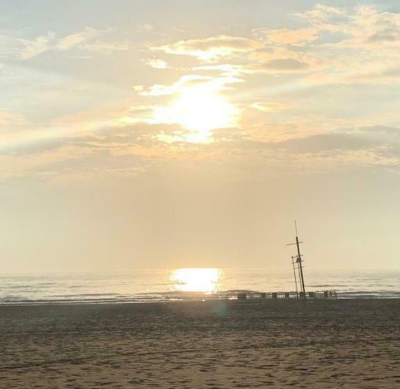 City Valencia Beach 360