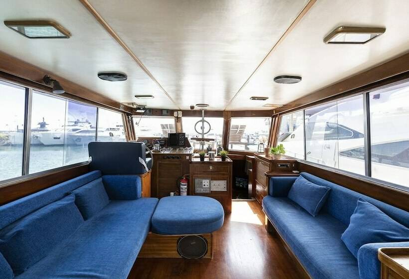 בית מלון כפרי Luxury Boat In Port Forum