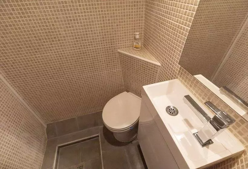 Hotelli Luxury Boat In Port Forum