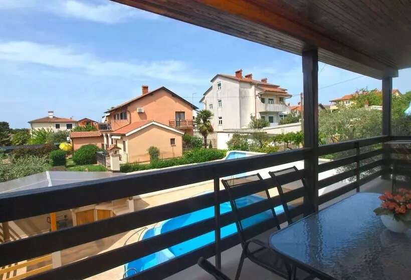 ペンション Apartments And Rooms Novigrad 1624