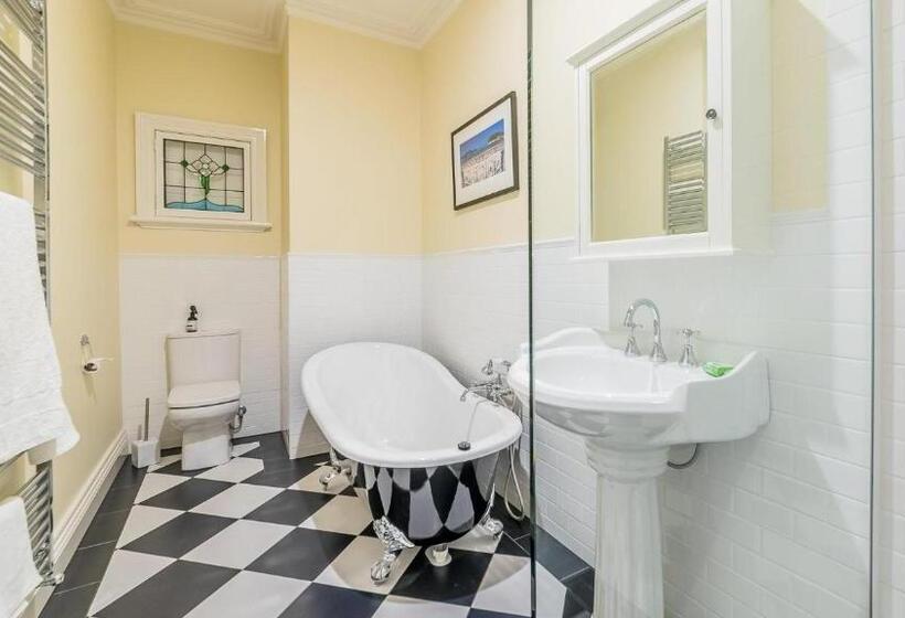 Federation House On Genesta St Central Cowes