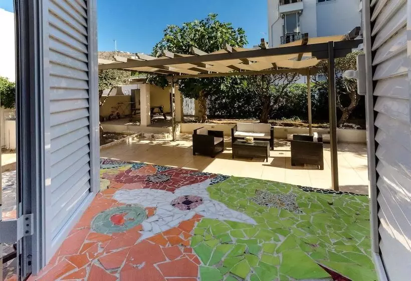 Glyfada  Aquarius Big Garden Villa